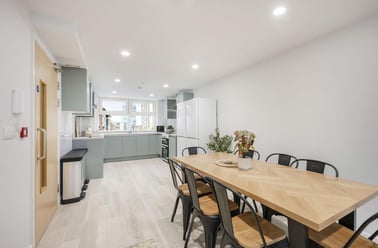Boston Manor Road, West Ealing, London - Image 3